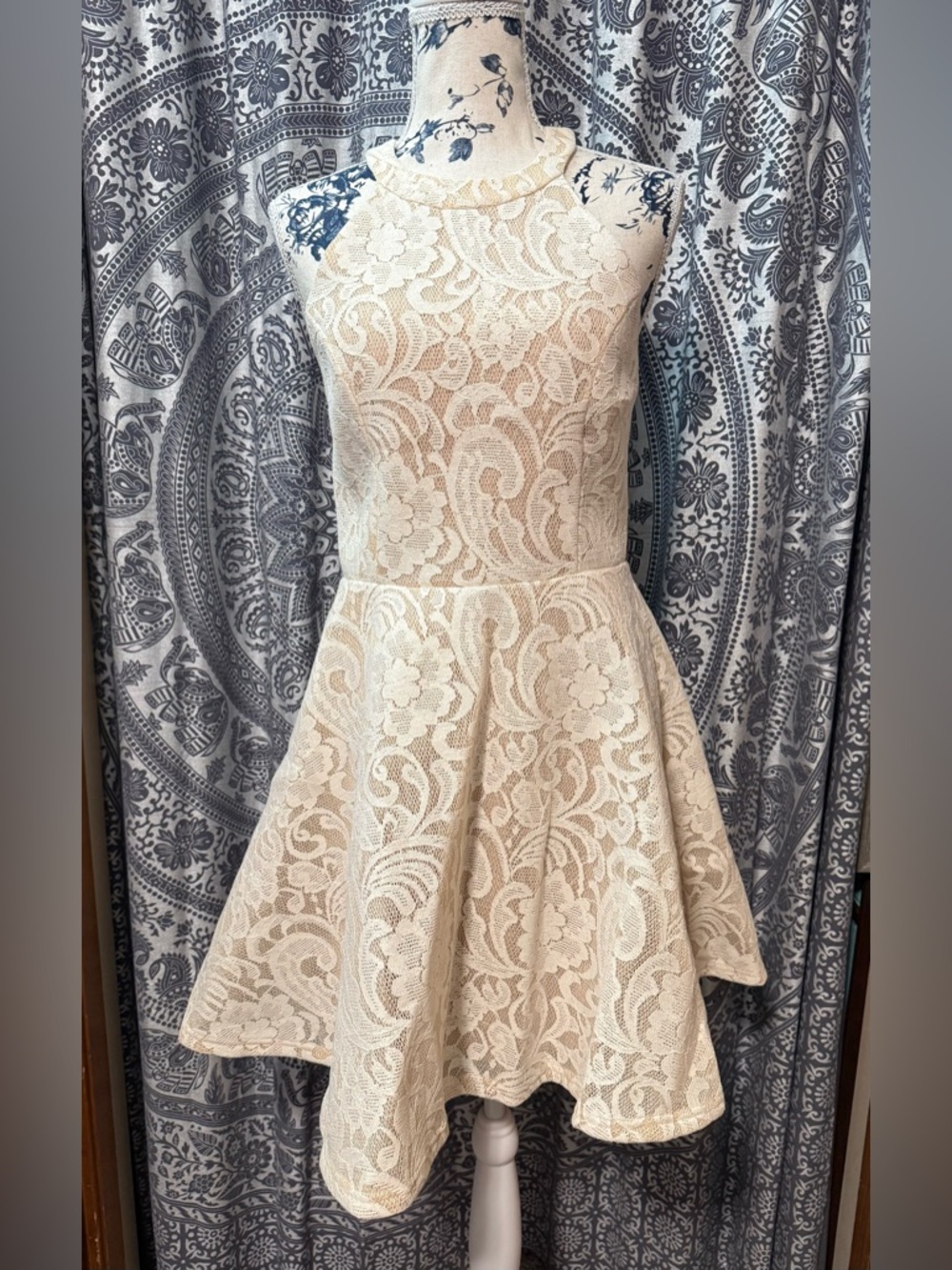 Windsor white & Cream Lace Rustic burlap Mini Dress (small)